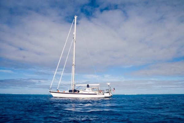 A yacht anchoring at South Minerva Reef, Tonga, Pacific Ocean. Photo by Gregory Walsh.