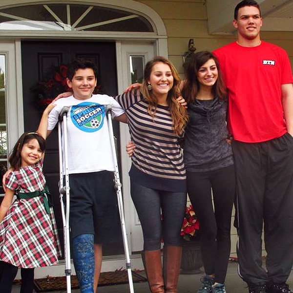 Ava-with-her-cousins