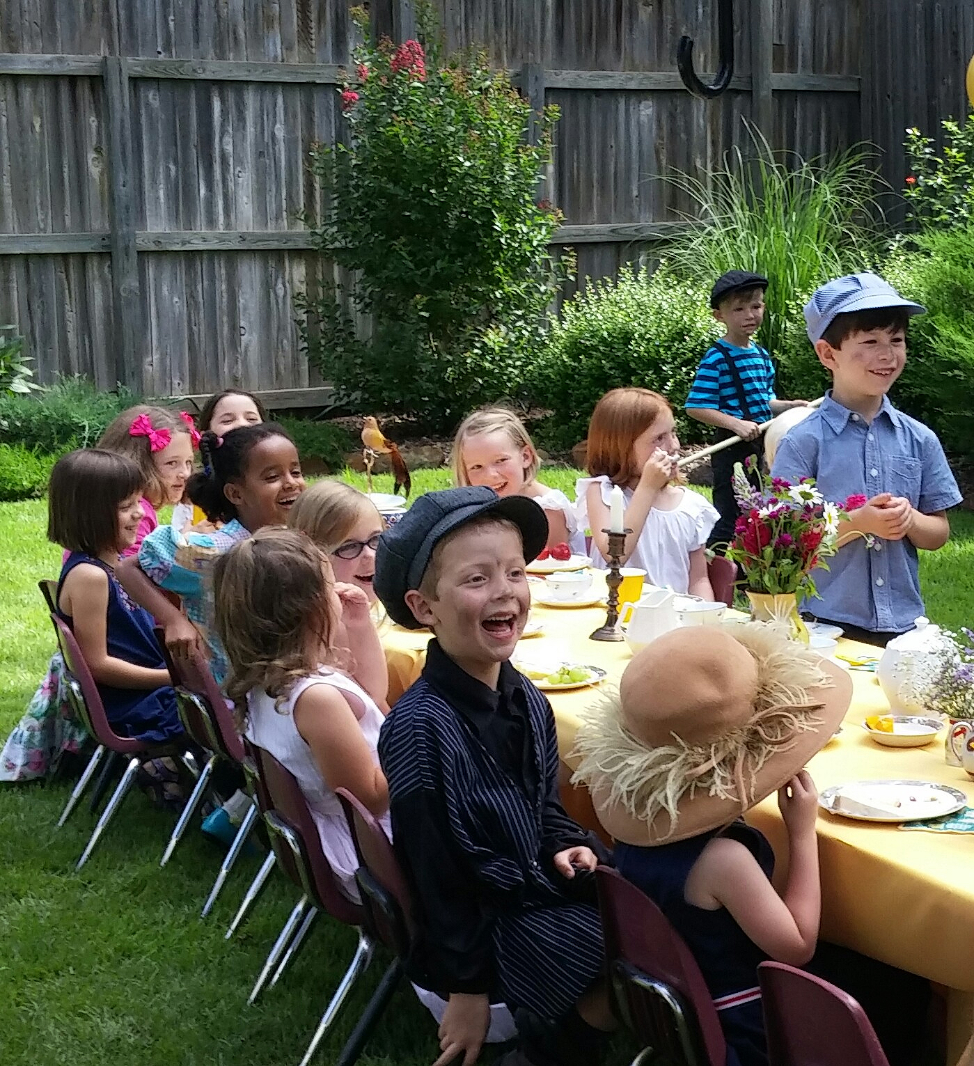 Mary Poppins Birthday Party: Making the table float