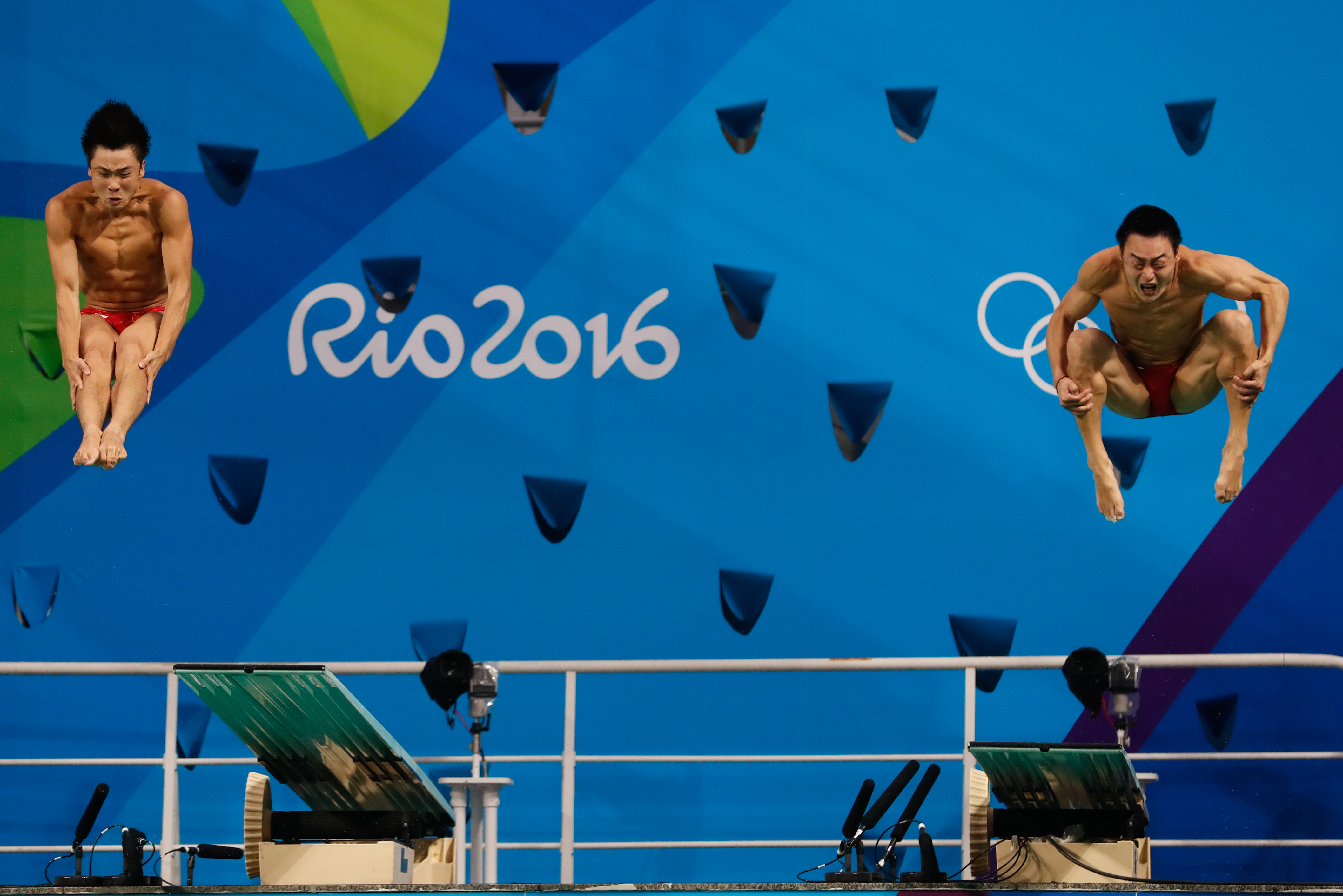 What if you could live off Victory? | Kai Qin and Yuan Cao of China. By Agência Brasil Fotografias - BRITÂNICOS VENCEM E BRASILEIROS TERMINAM EM ÚLTIMO NO TRAMPOLIM DE 3M SINCRONIZADO DOS SALTOS ORNAMENTAIS, CC BY 2.0, https://commons.wikimedia.org/w/index.php?curid=50605571